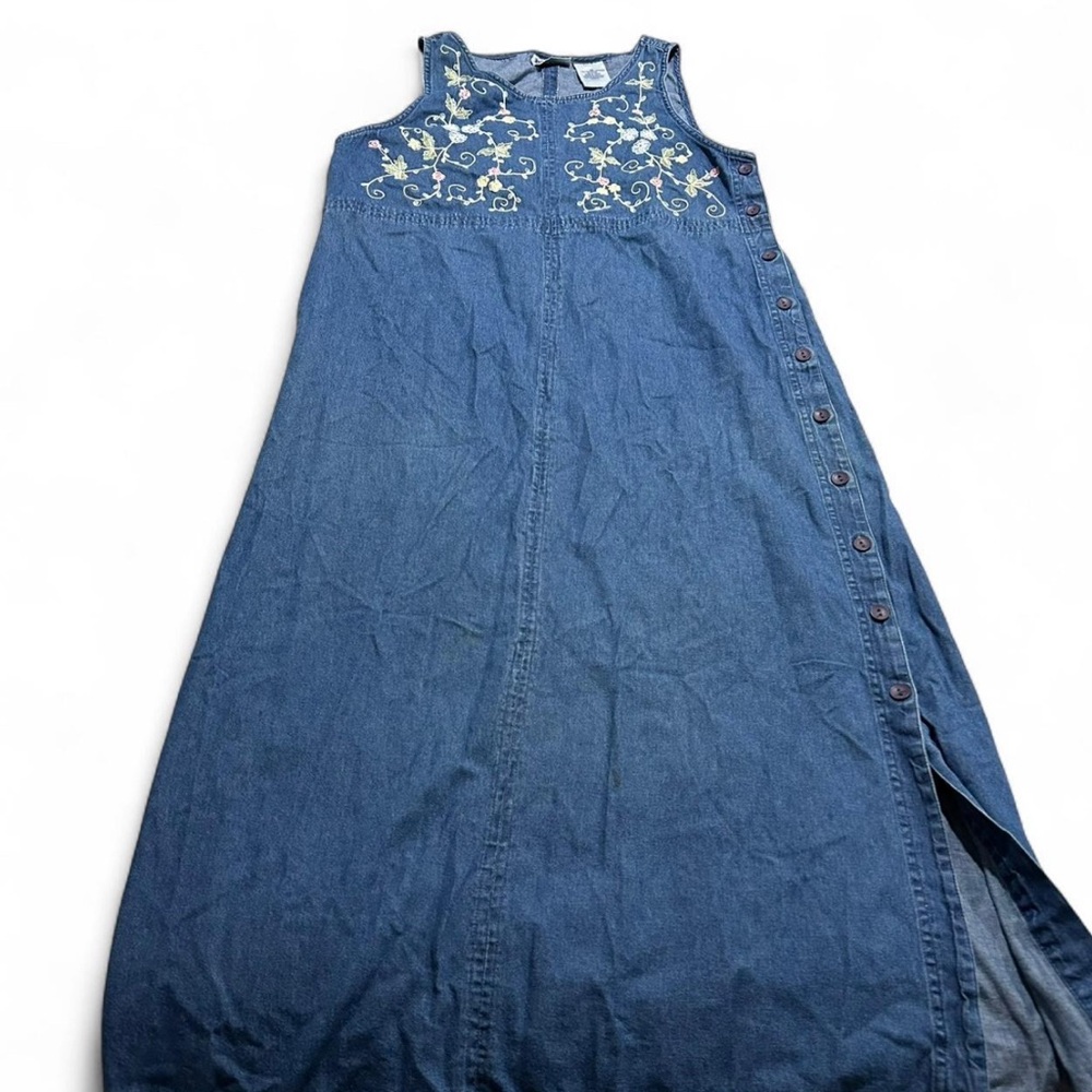 Erika & Co. Floral Embroidered Blue Denim Sleeveless Dress size Medium *w/flaw*